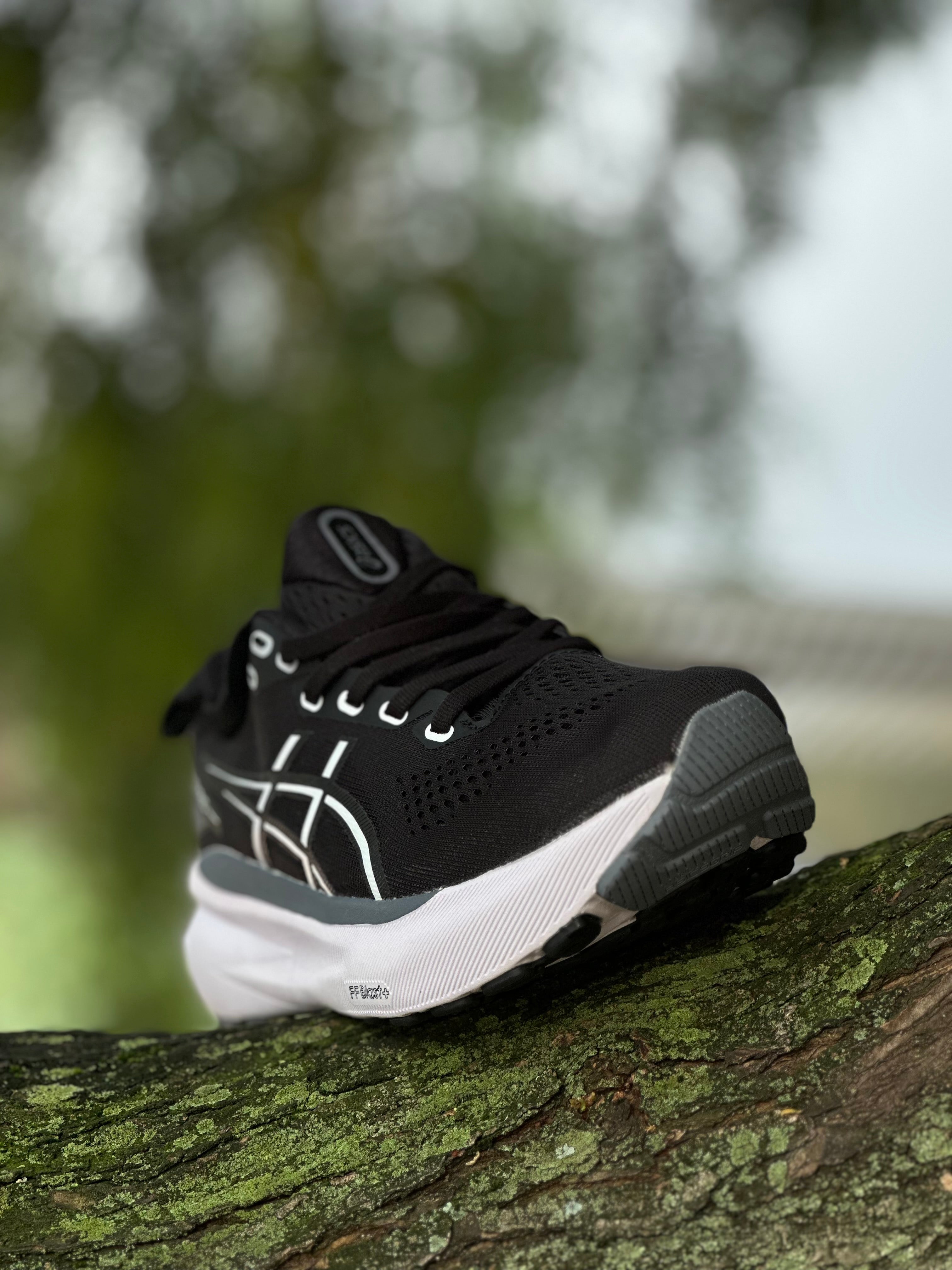 ASICS Gel-Kayano 31 Negra