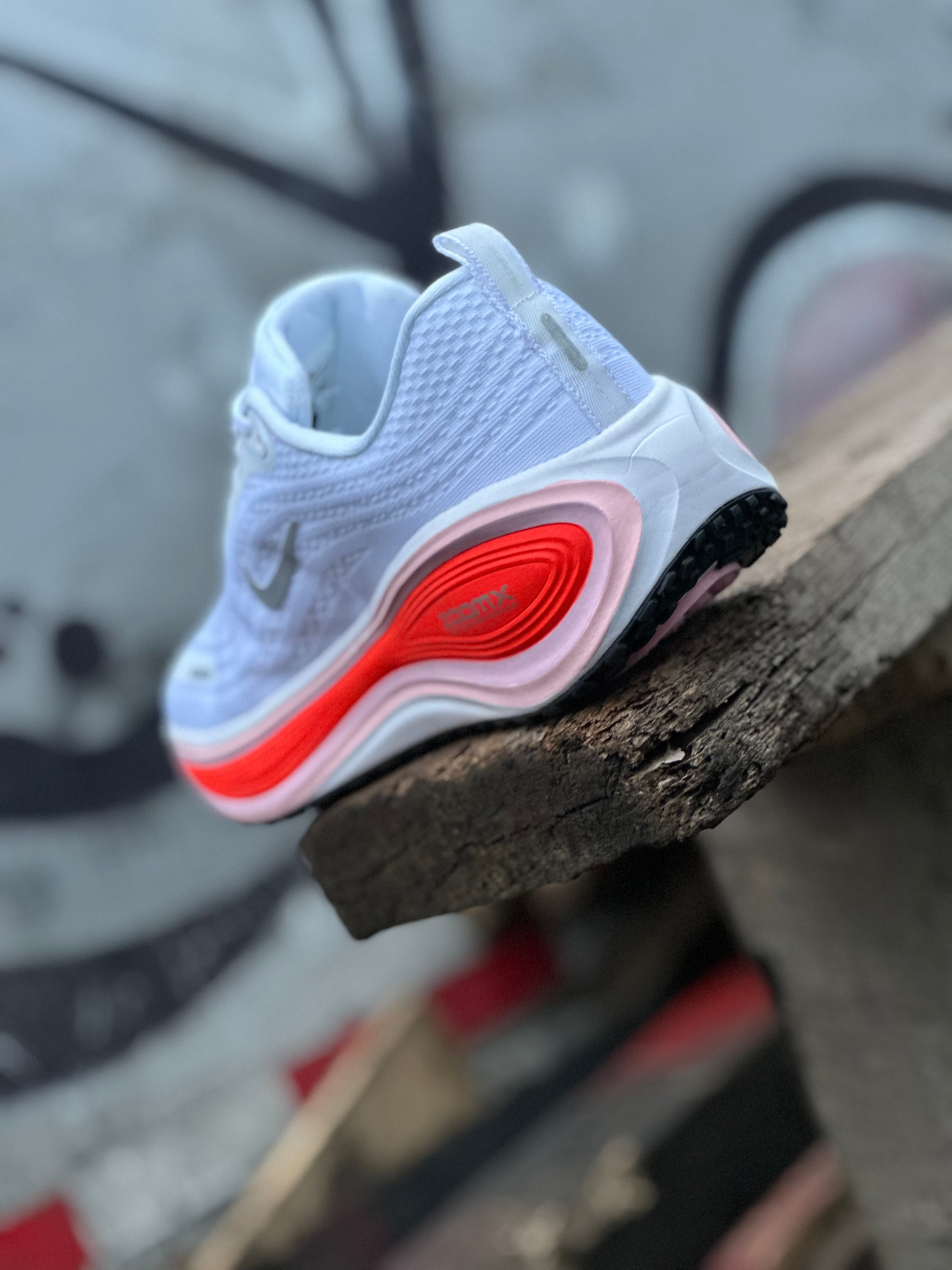 Nike Vomero Plus White.