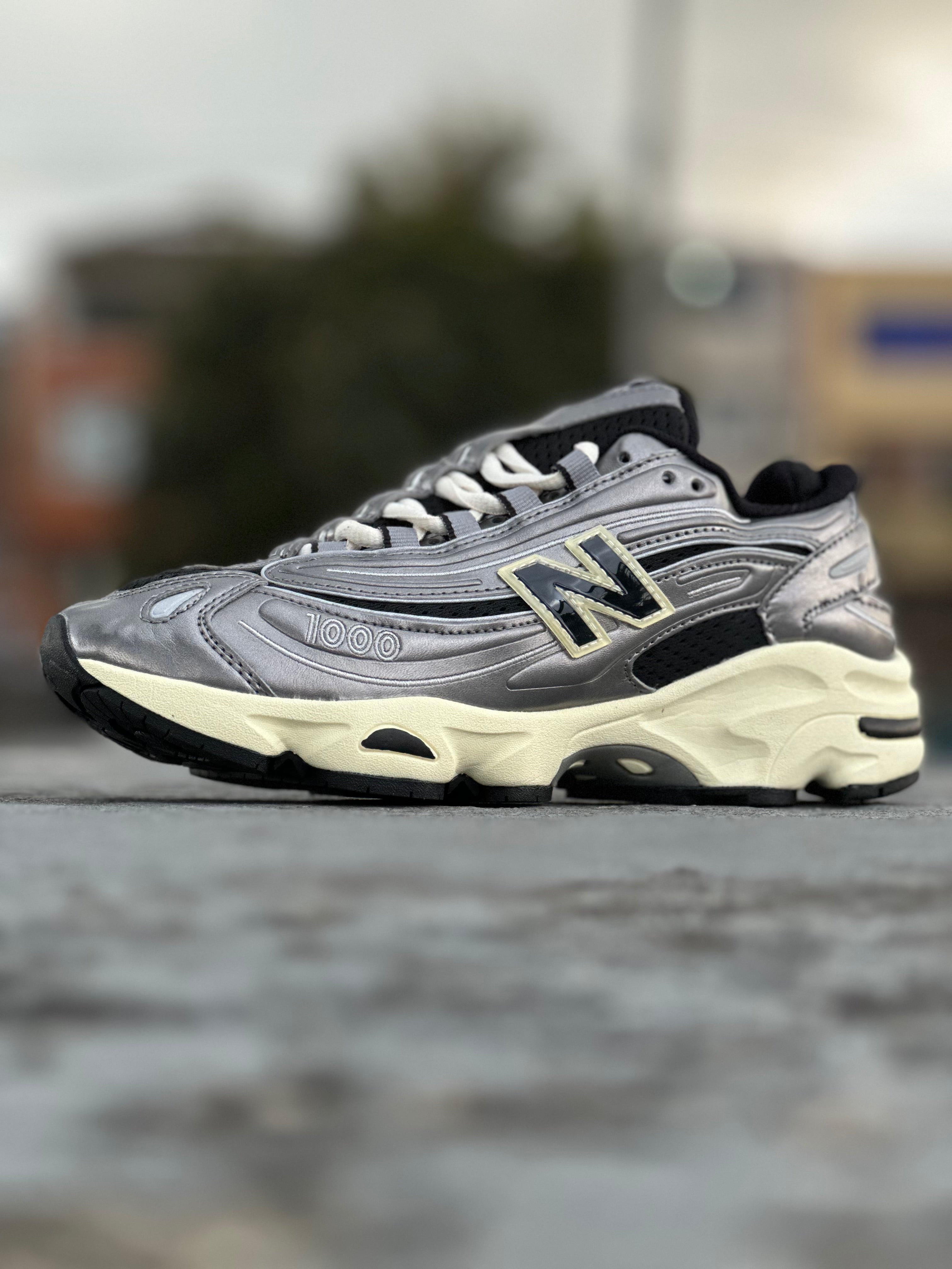 New Balance  1000