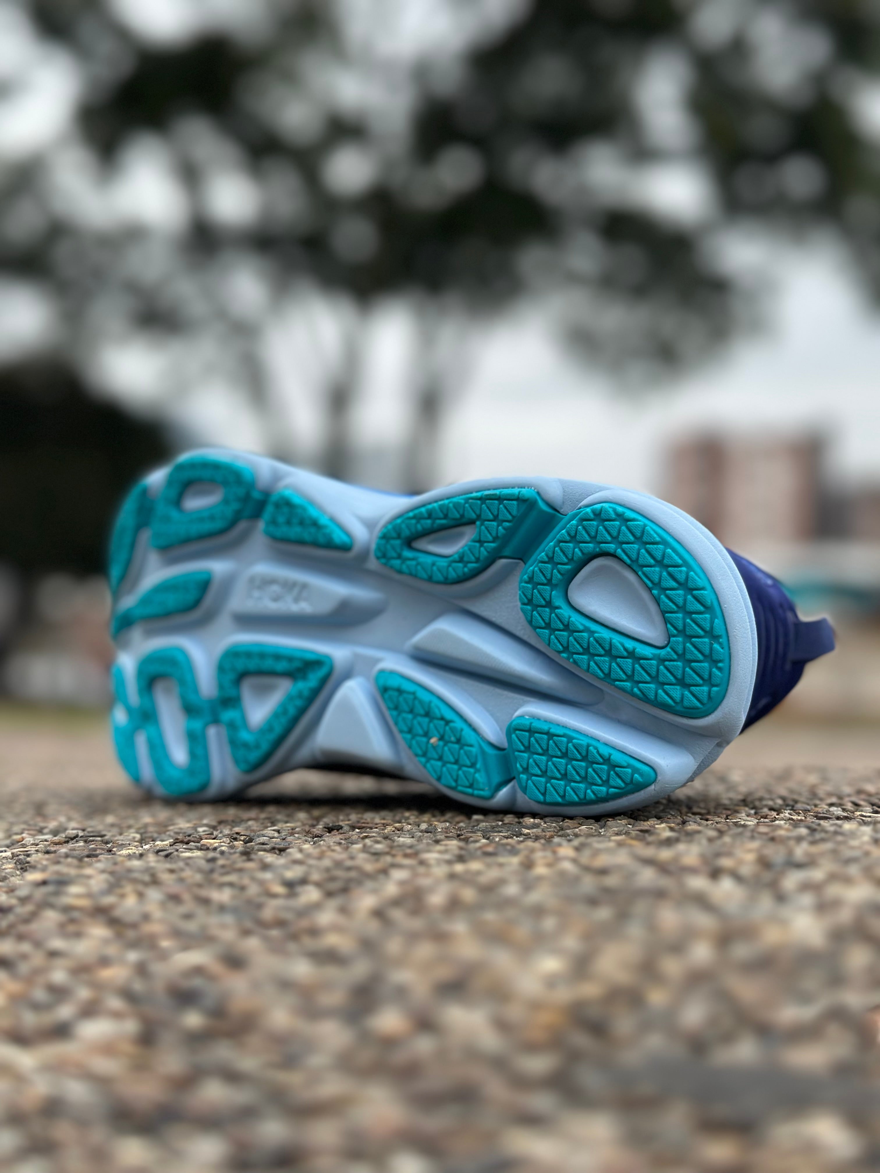 HOKA Bondi 8 – Blue Graphite / Blue Coral