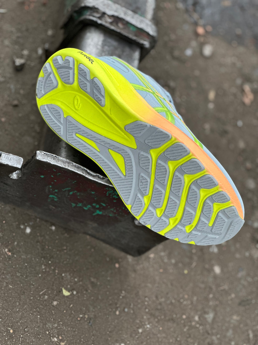 ASICS GT-1000 13 Paris en gris