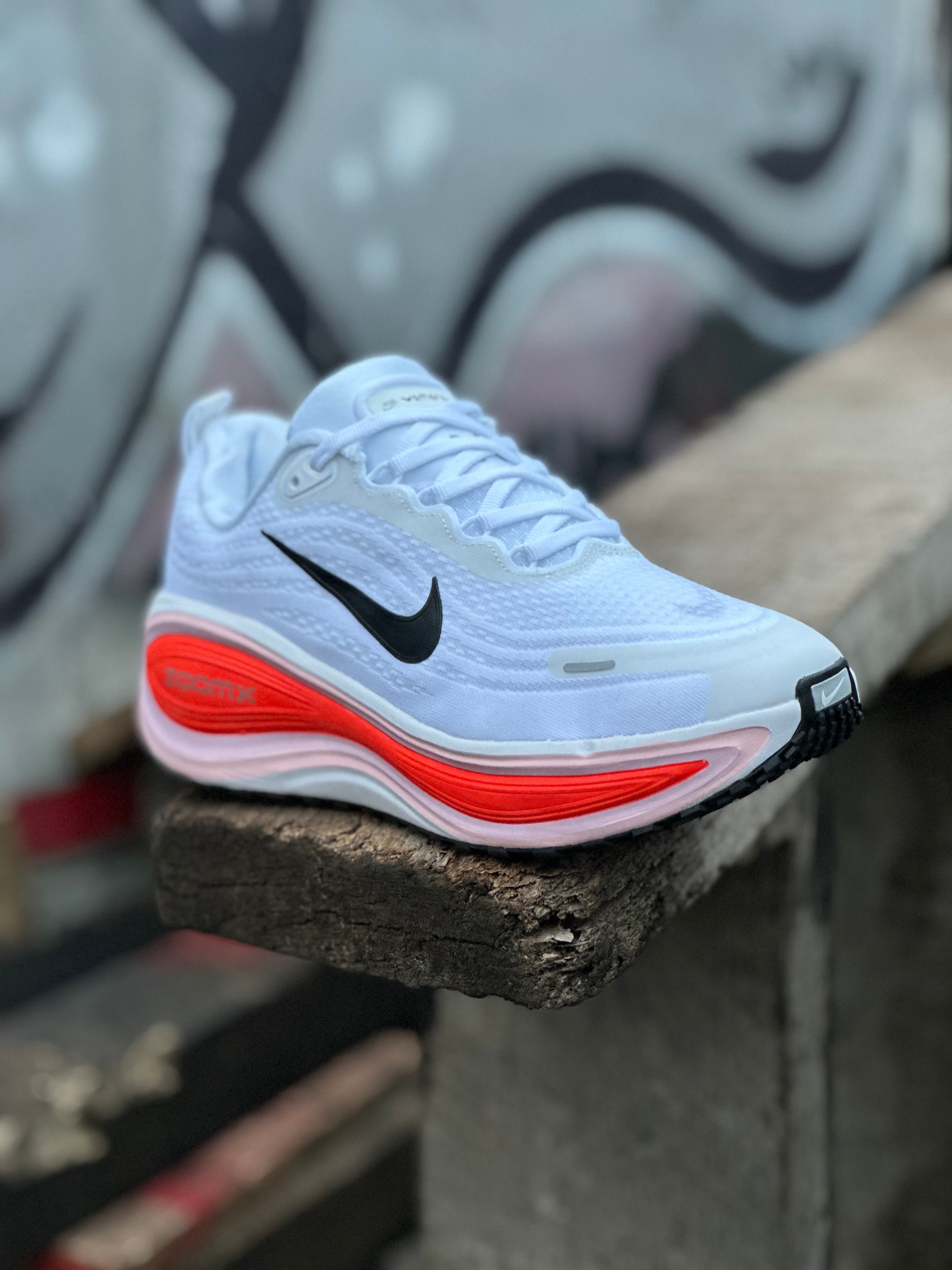 Nike Vomero Plus White.