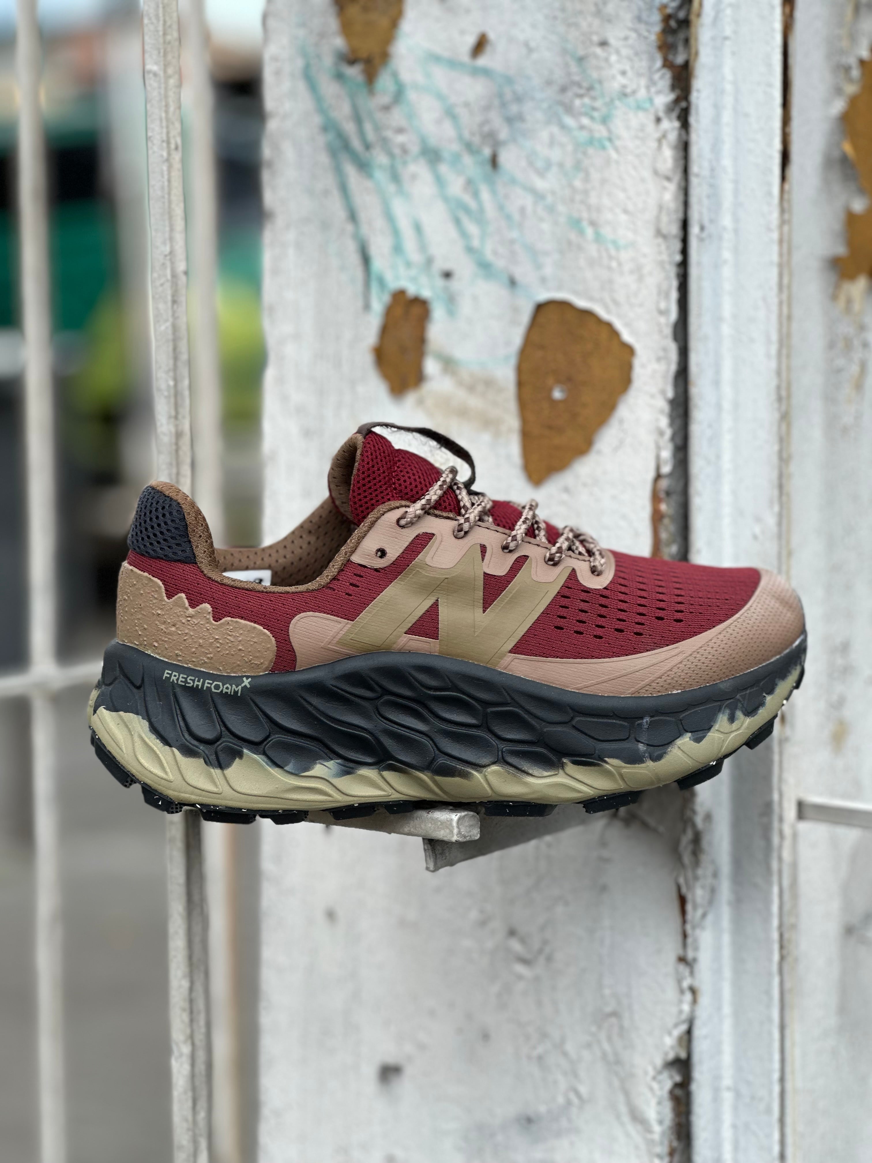 New Balance Fresh Foam More Trail V3 Licorice