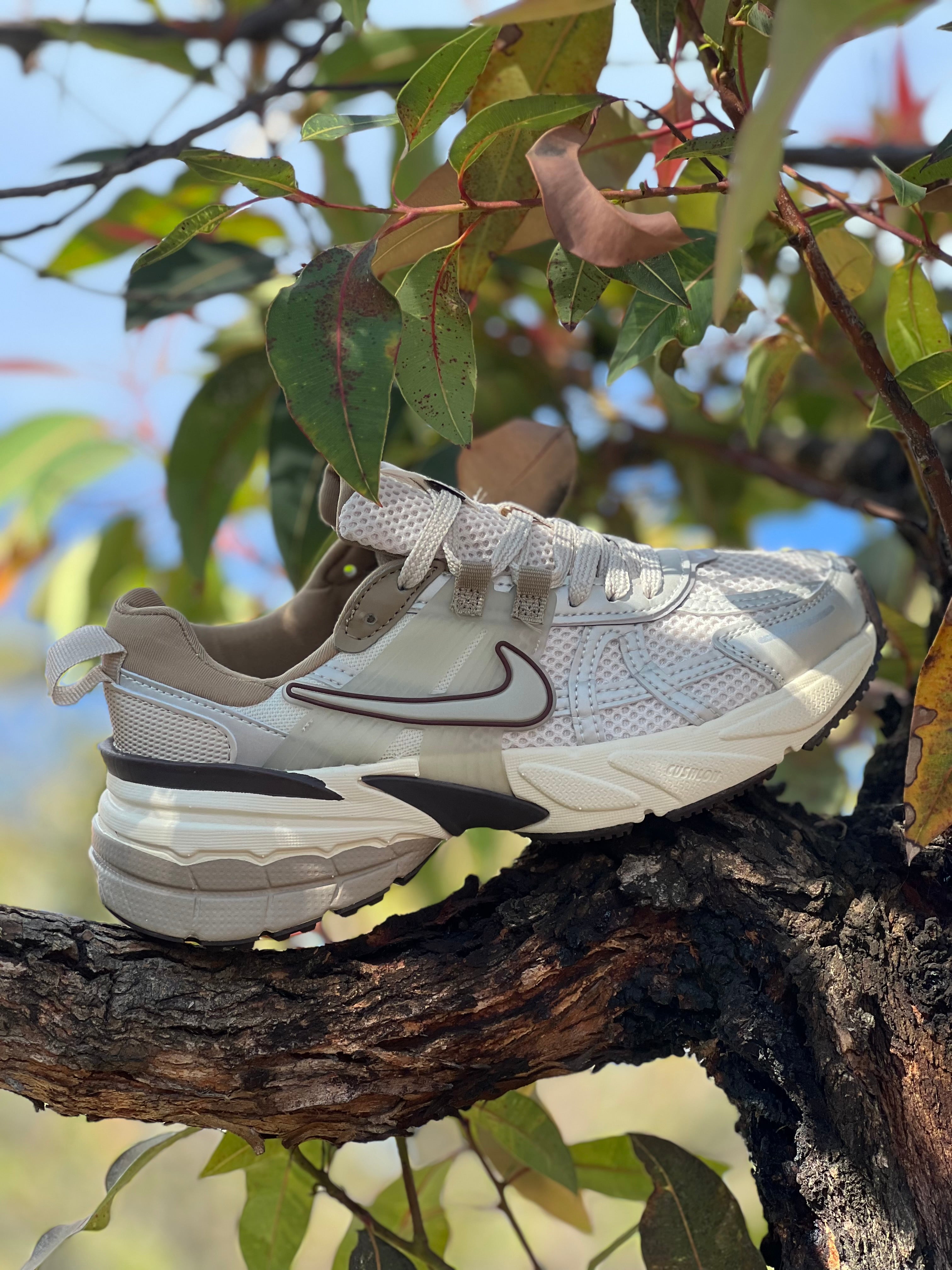 NIKE V2K RUN