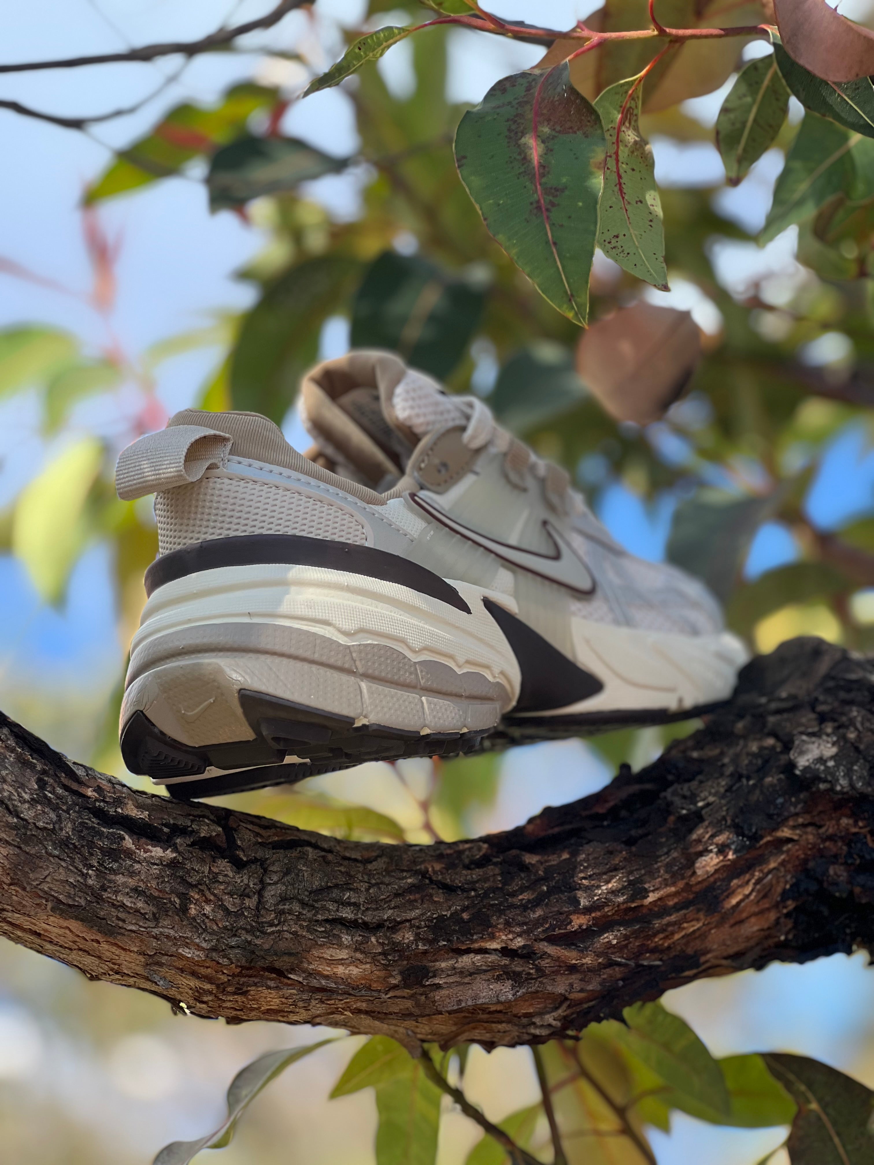 NIKE V2K RUN