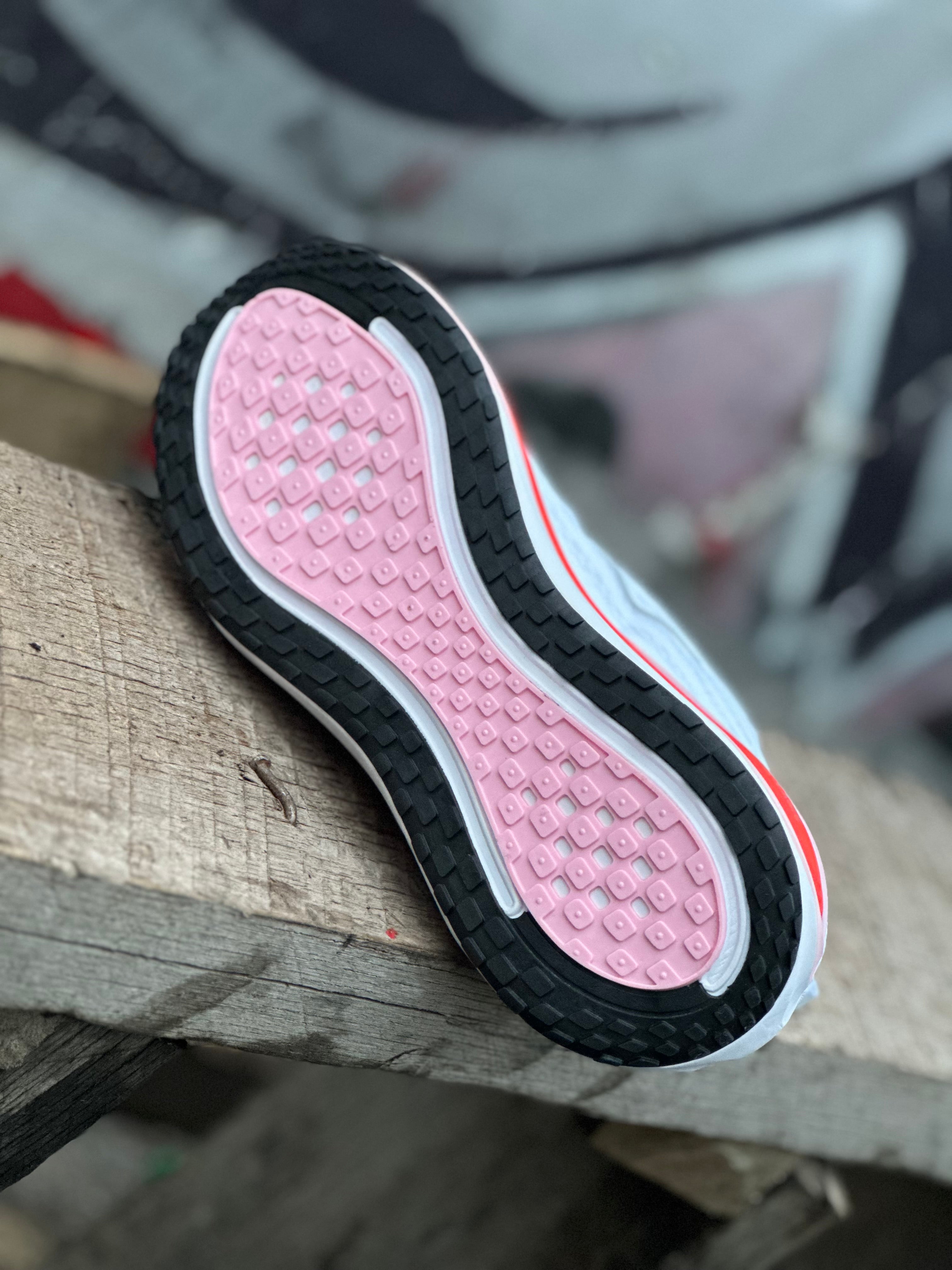 Nike Vomero Plus White.