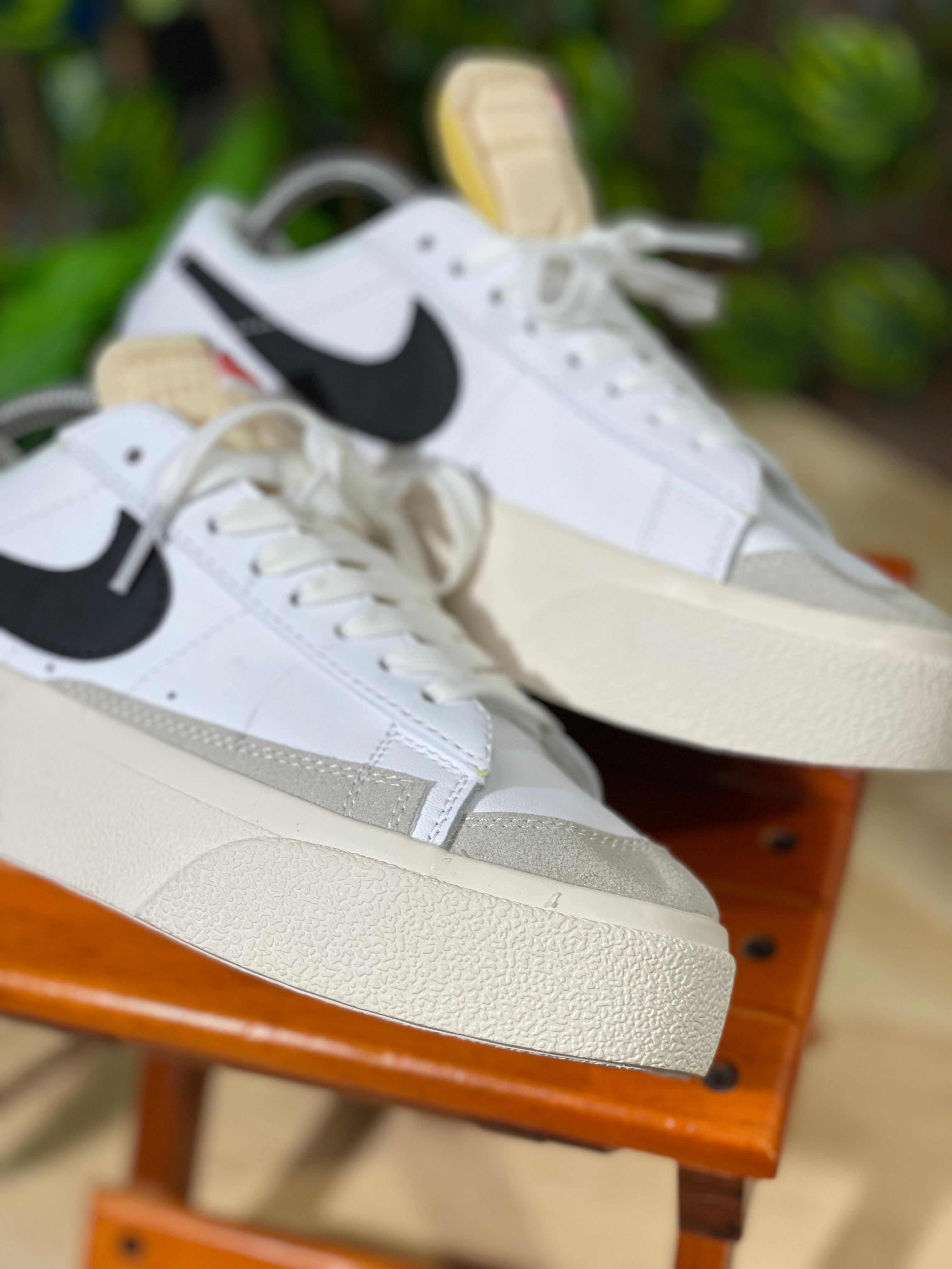 Nike Blazer Low ’77 Vintage White Black.