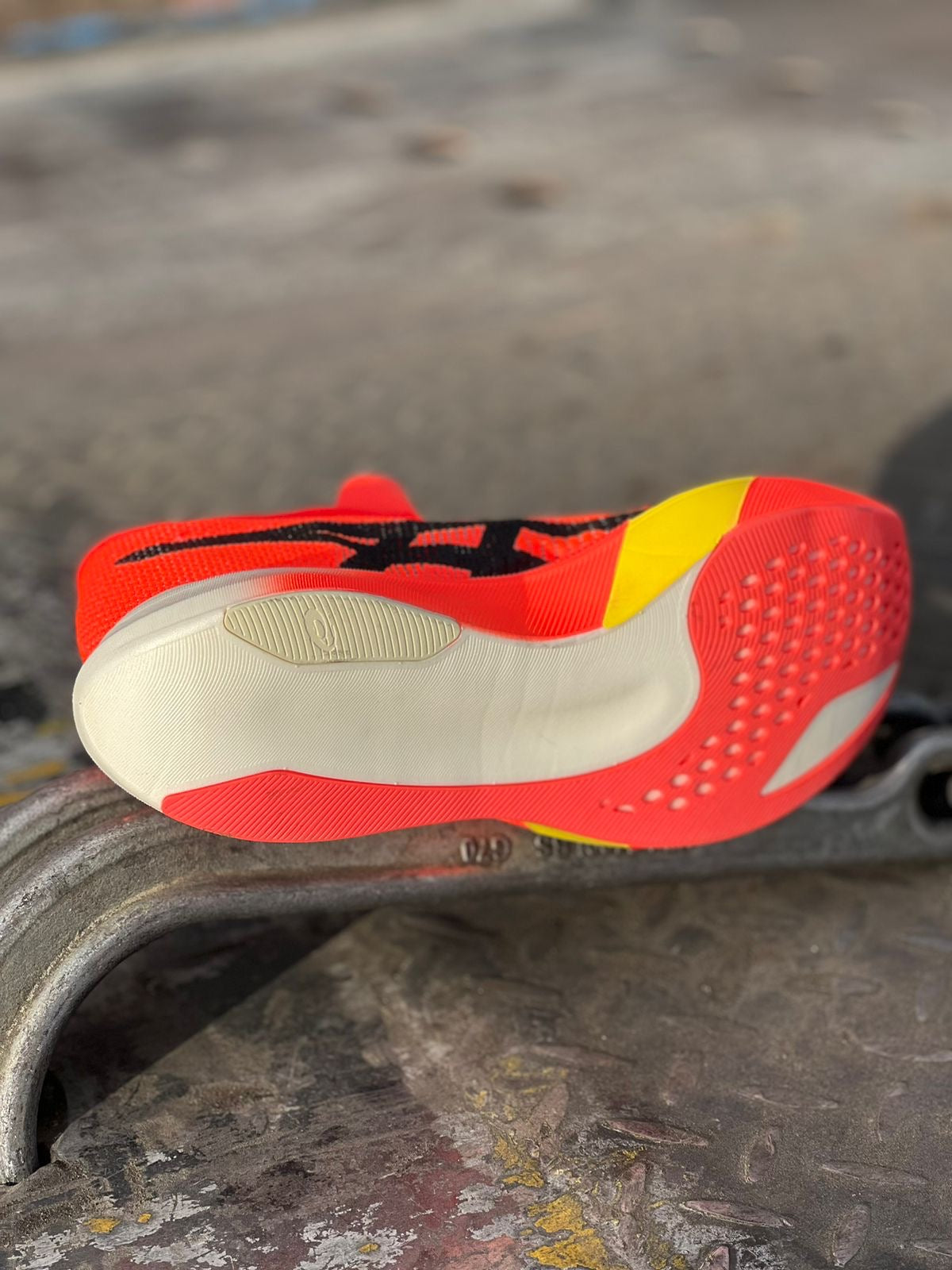 ASICS Metaspeed Sky Paris