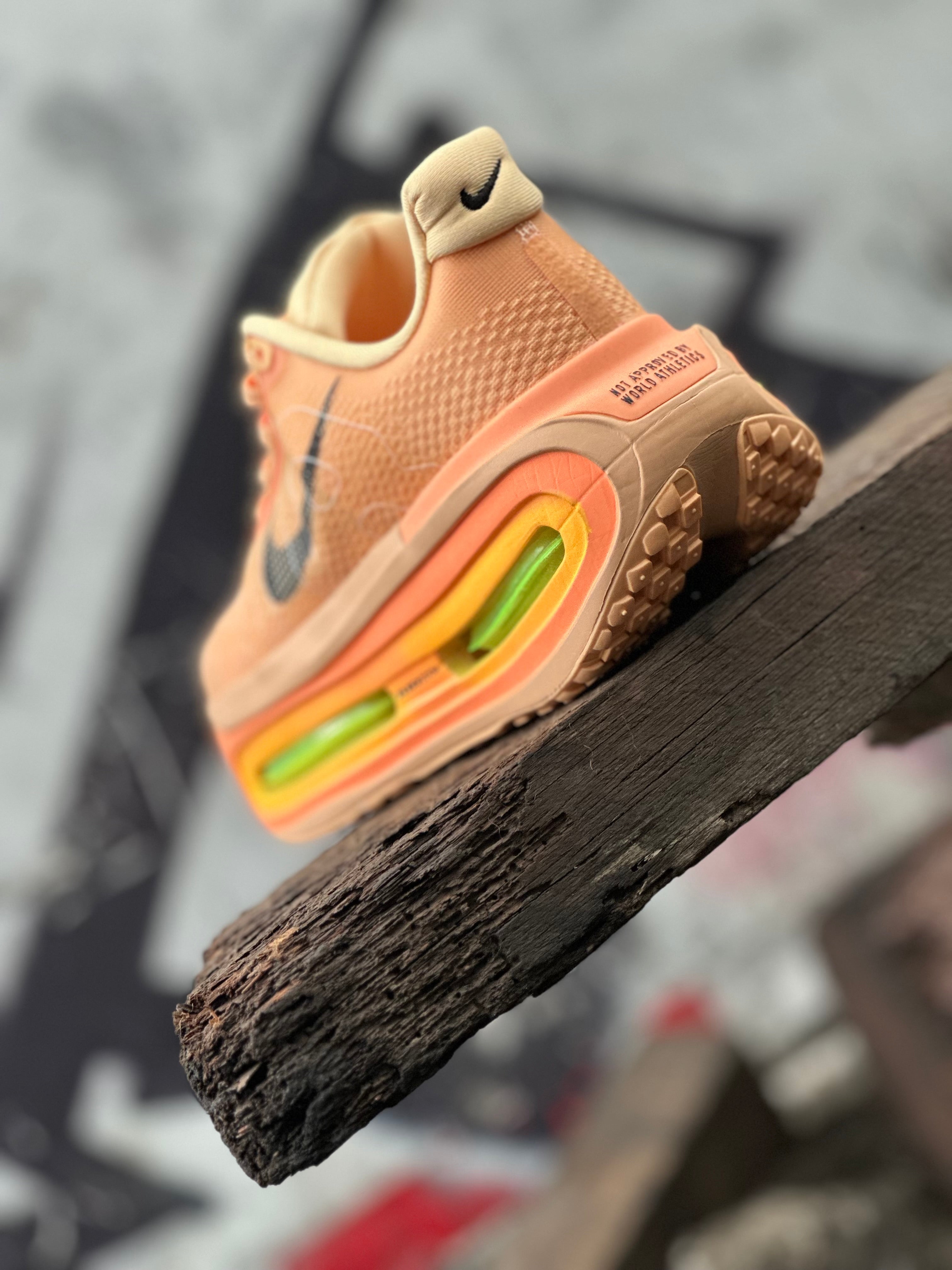 Nike Vomero Premium Orange