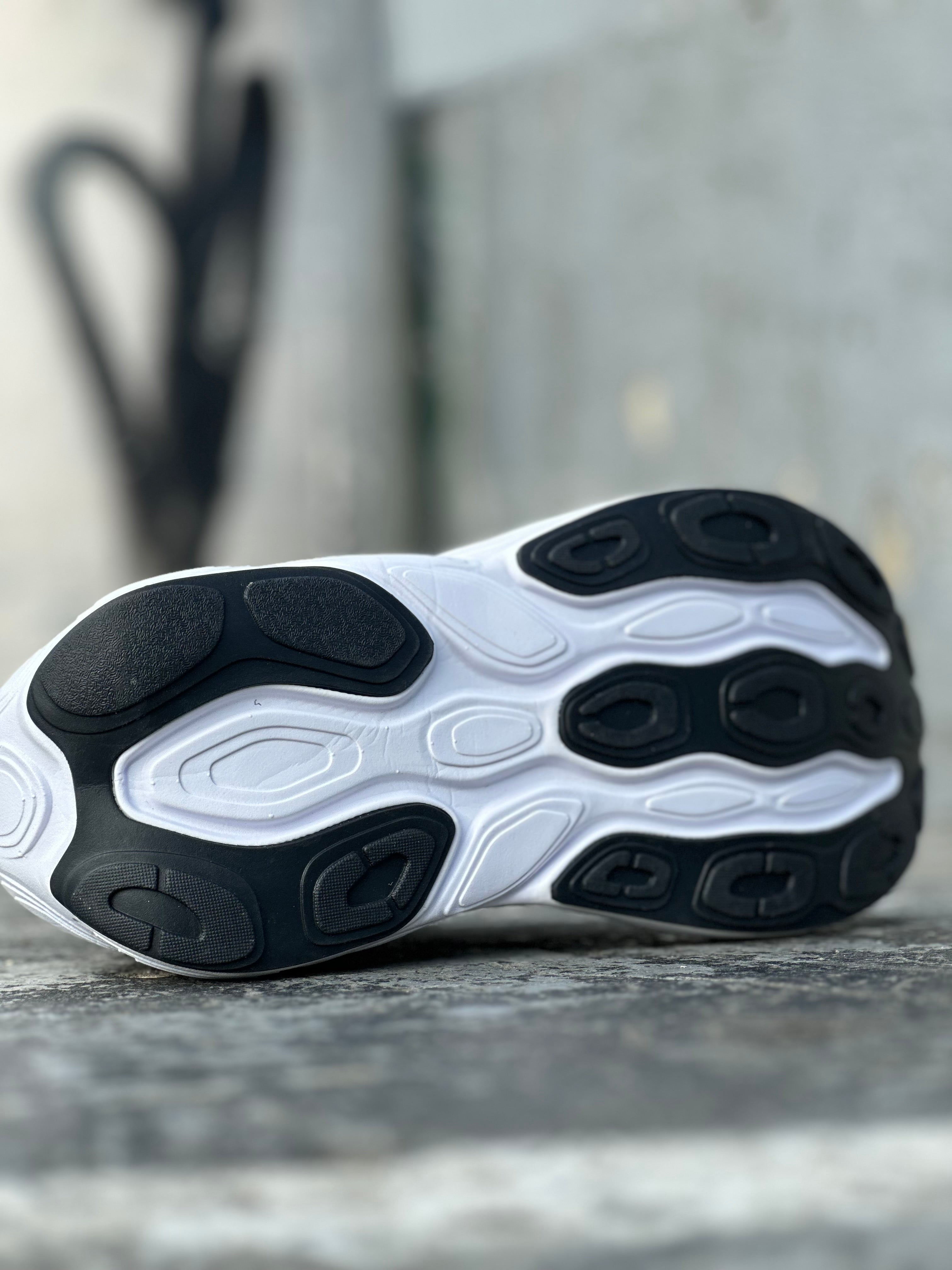 New Balance FuelCell SuperComp Trainer v2