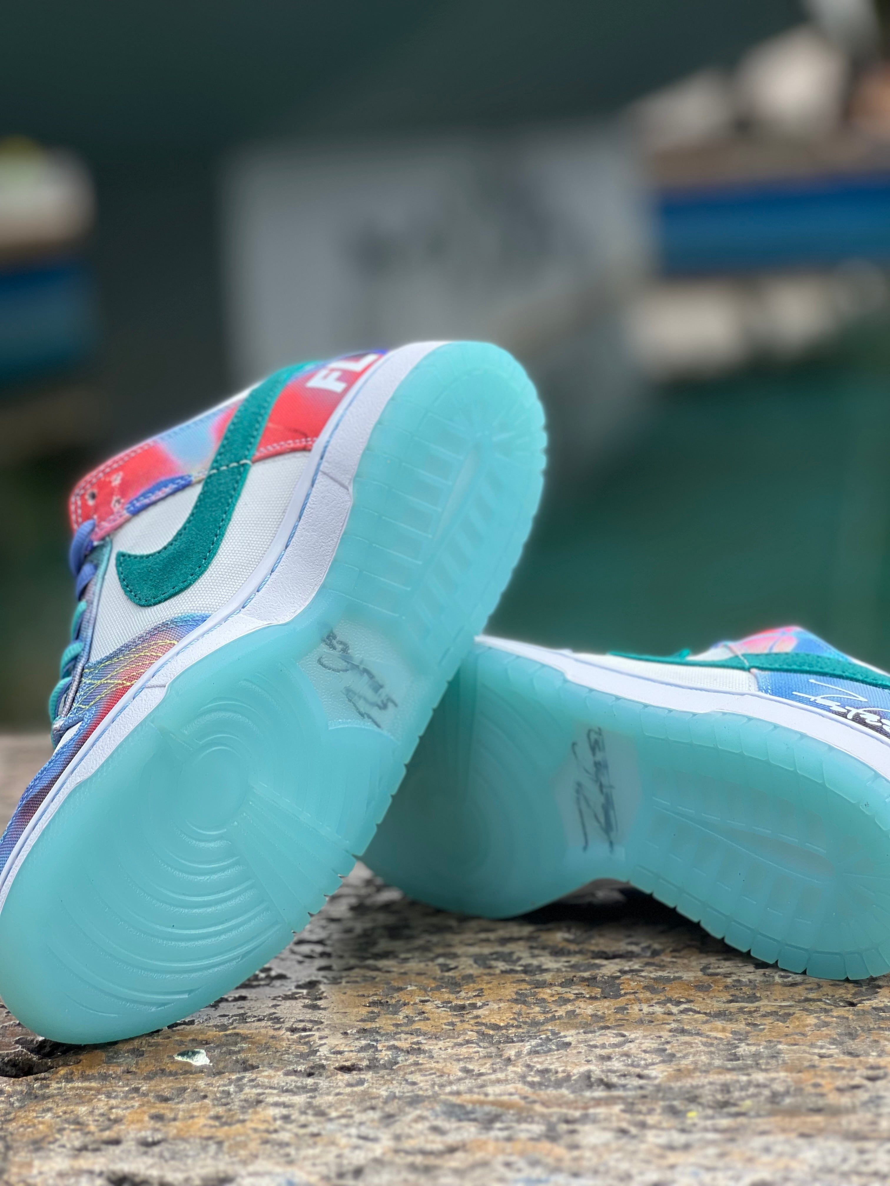 : Nike SB Dunk Low “Barcelona” (Edición especial Tie-Dye)