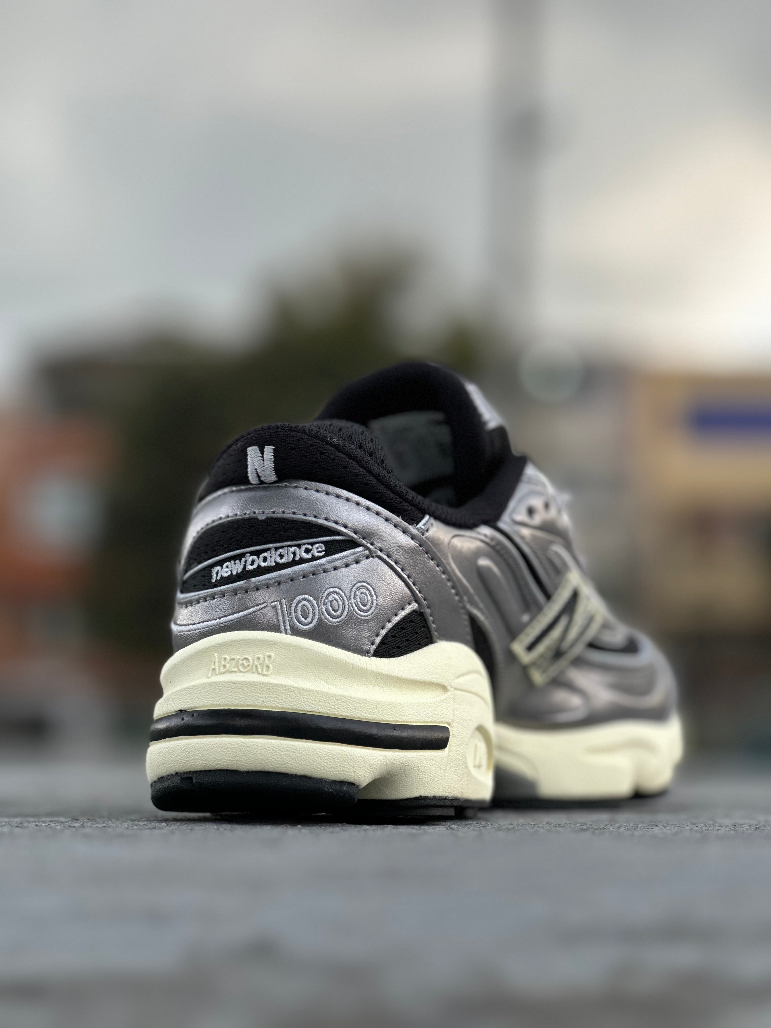 New Balance  1000