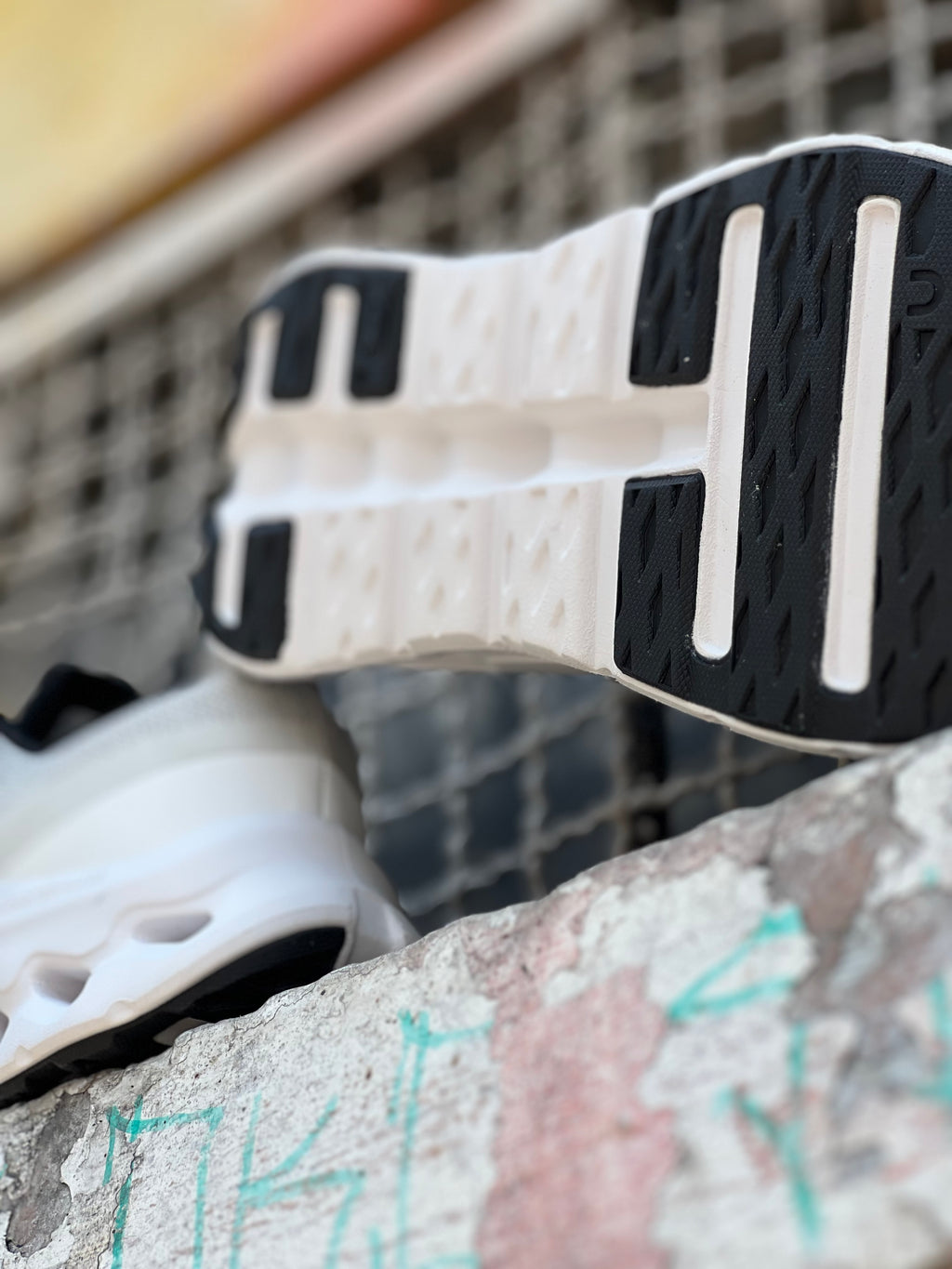 On Running tenis Cloudtilt 
ON RUNNING
tenis Cloudtilt Black/Ivory