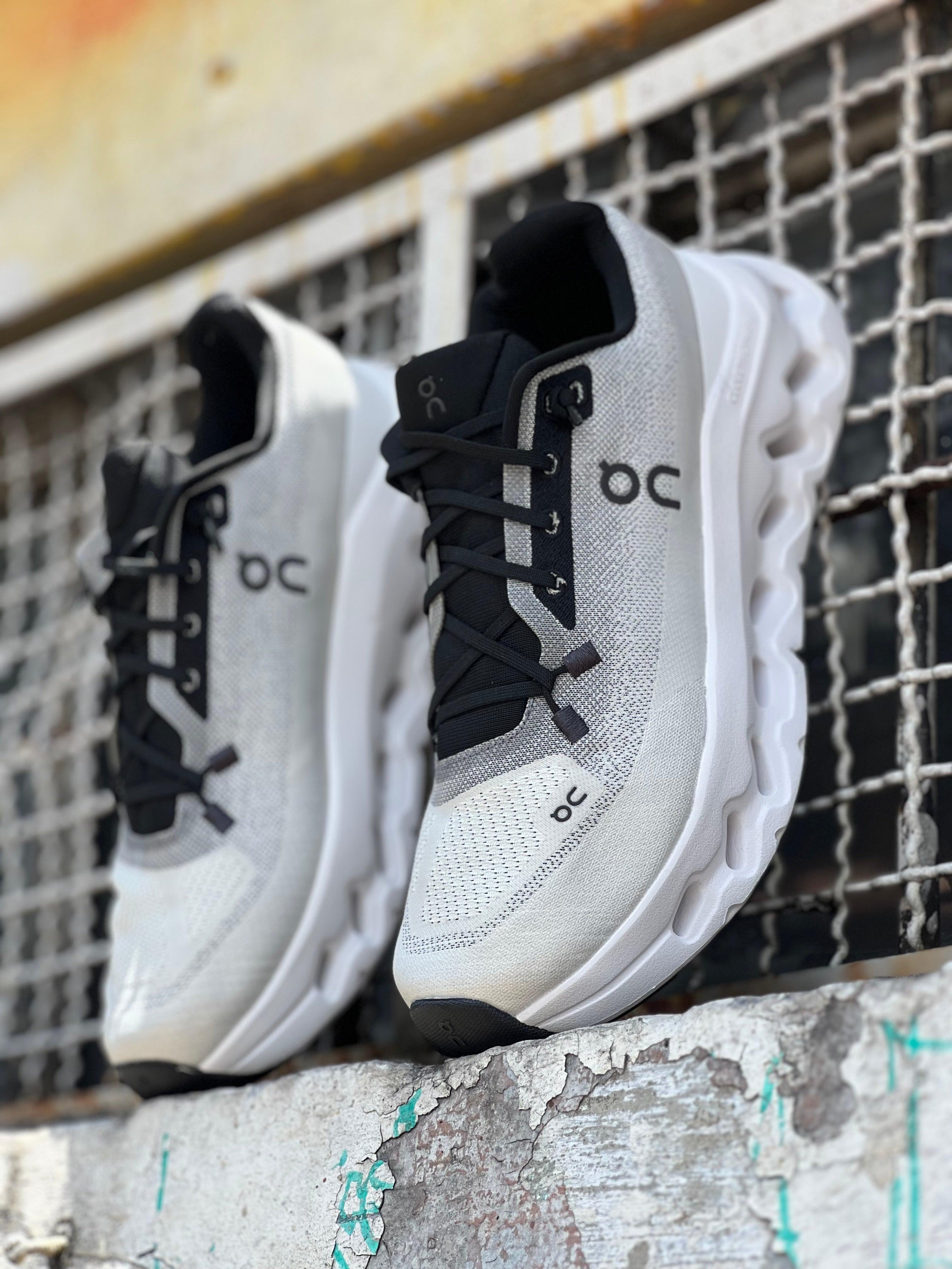 On Running tenis Cloudtilt 
ON RUNNING
tenis Cloudtilt Black/Ivory