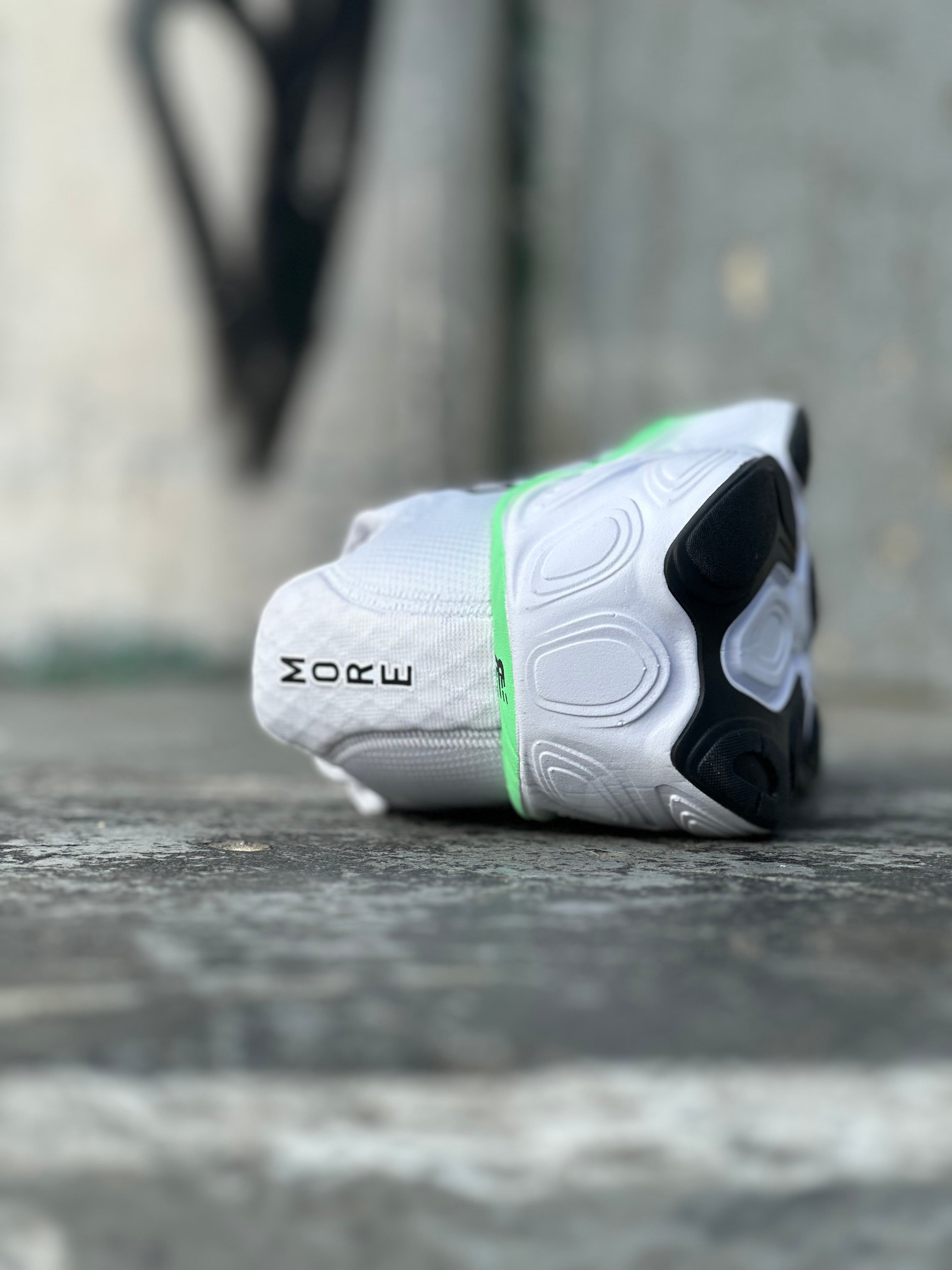 New Balance FuelCell SuperComp Trainer v2