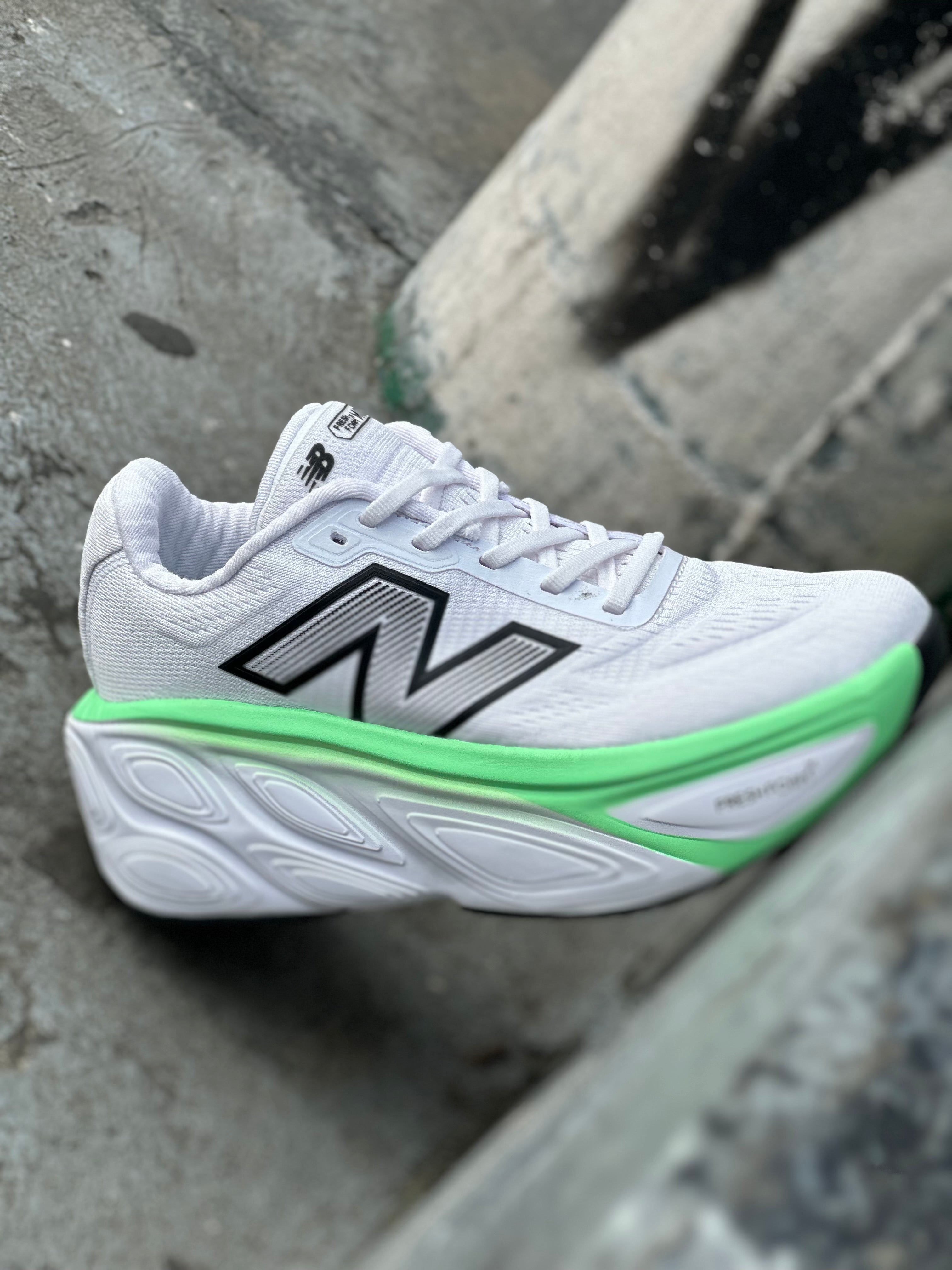 New Balance FuelCell SuperComp Trainer v2